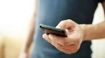 جواسيس منزلية.. خبير أمني يحذر من إدخال الهواتف الذكية لغرفة النوم